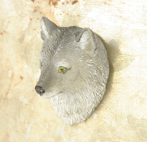 X2632 Mini Wolf Head Magnet